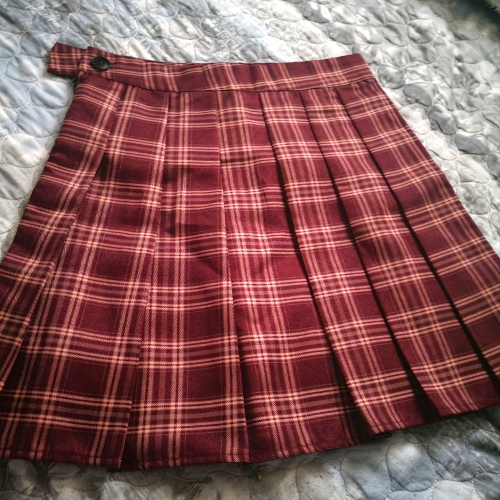 Pleated skirt